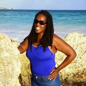 Meet your Posher, Mia